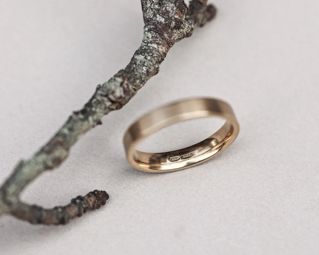 flat court band 4mm gold ring side view matte finish