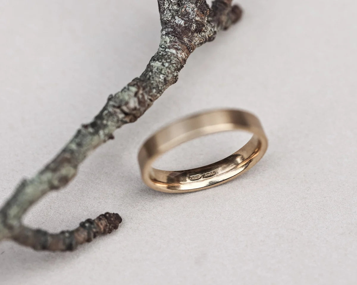 flat court band 4mm gold ring side view matte finish