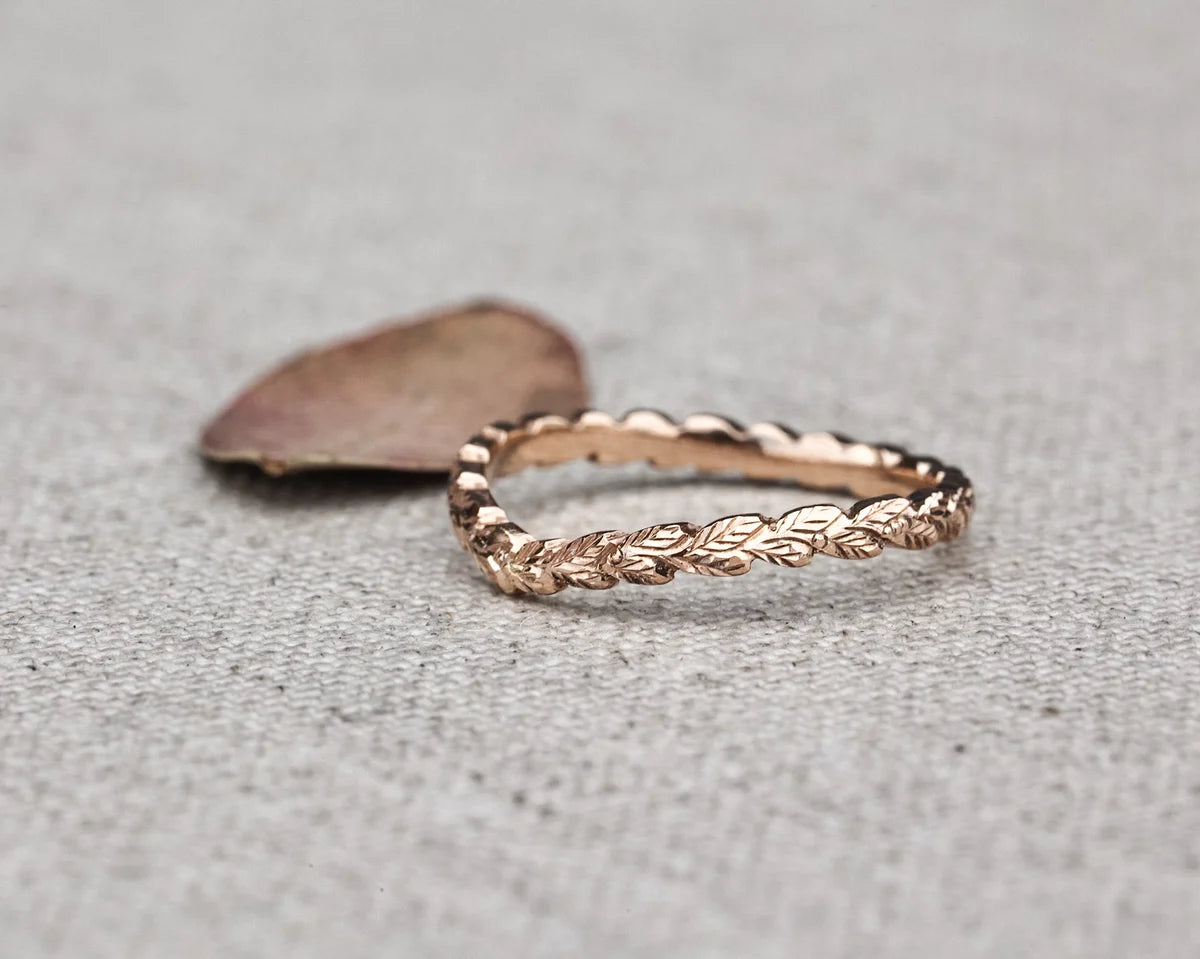 side view 2mm rose gold wishbone band laurel carved detail
