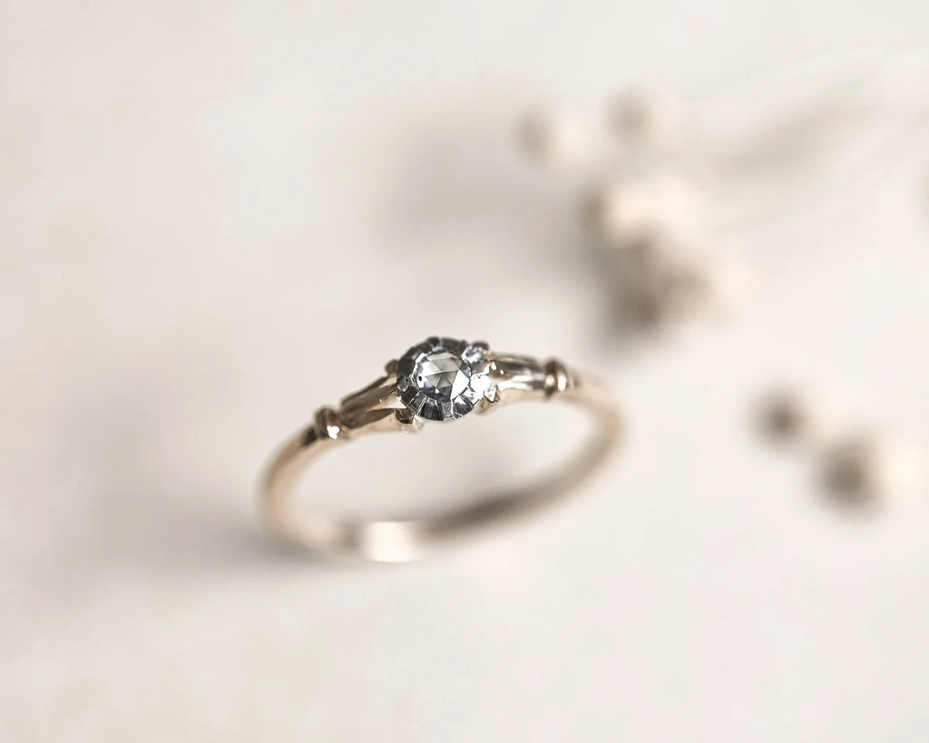 Rose-Cut Diamond Ring with Fleur de Lys Detail in 18ct Gold & Platinum