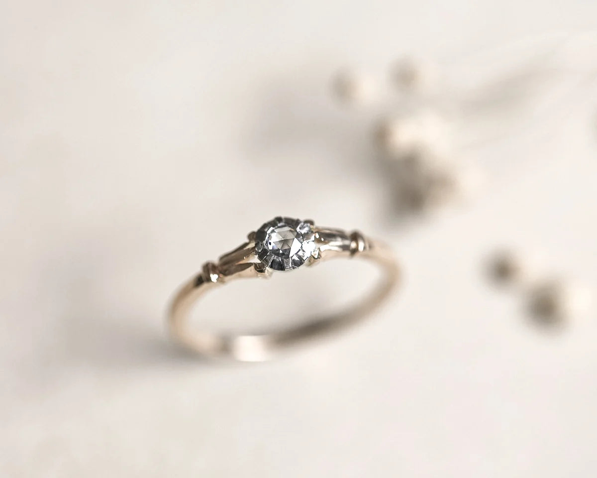 Rose-Cut Diamond Ring with Fleur de Lys Detail in 18ct Gold & Platinum