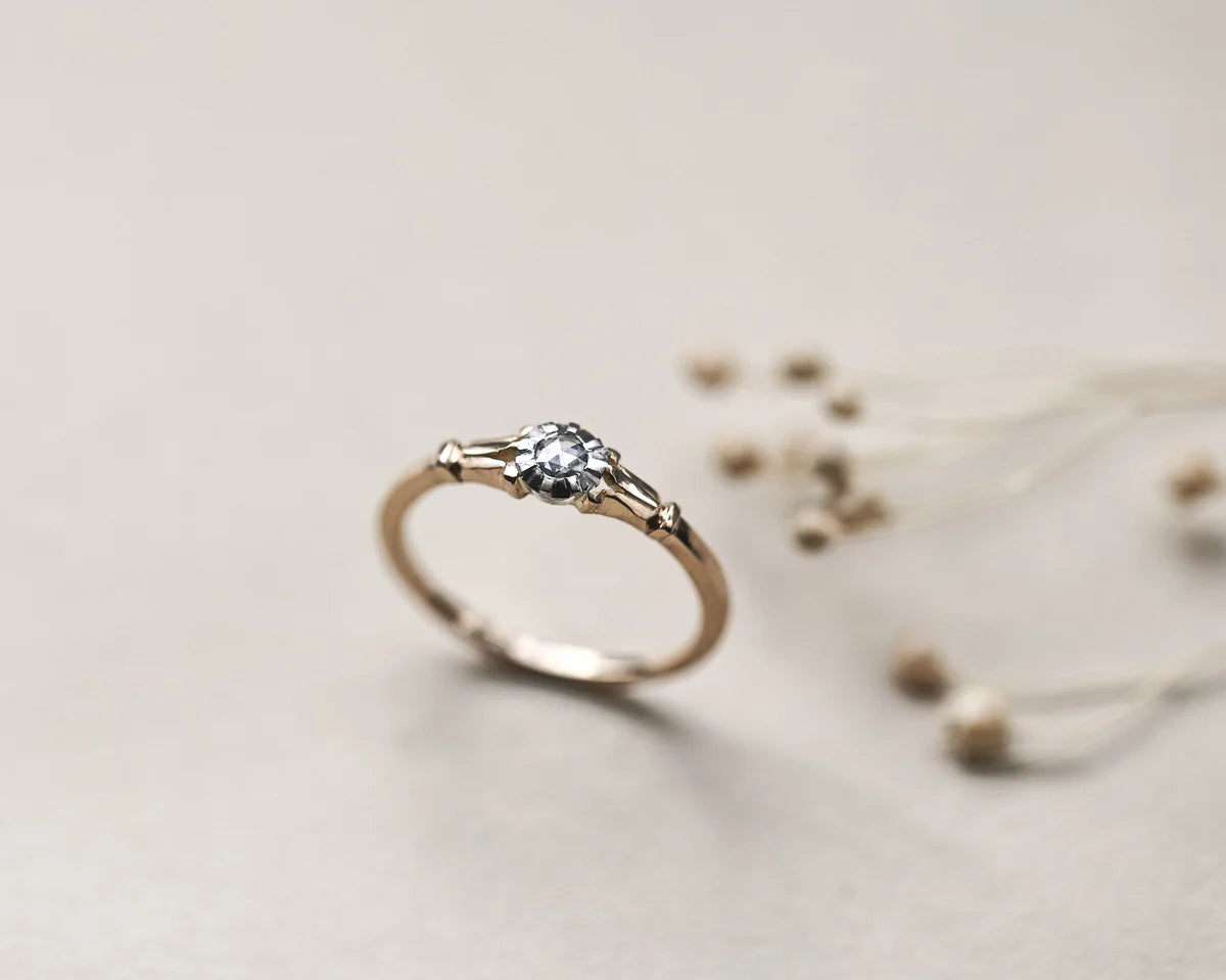 Rose-Cut Diamond Ring with Fleur de Lys Detail in 18ct Gold & Platinum