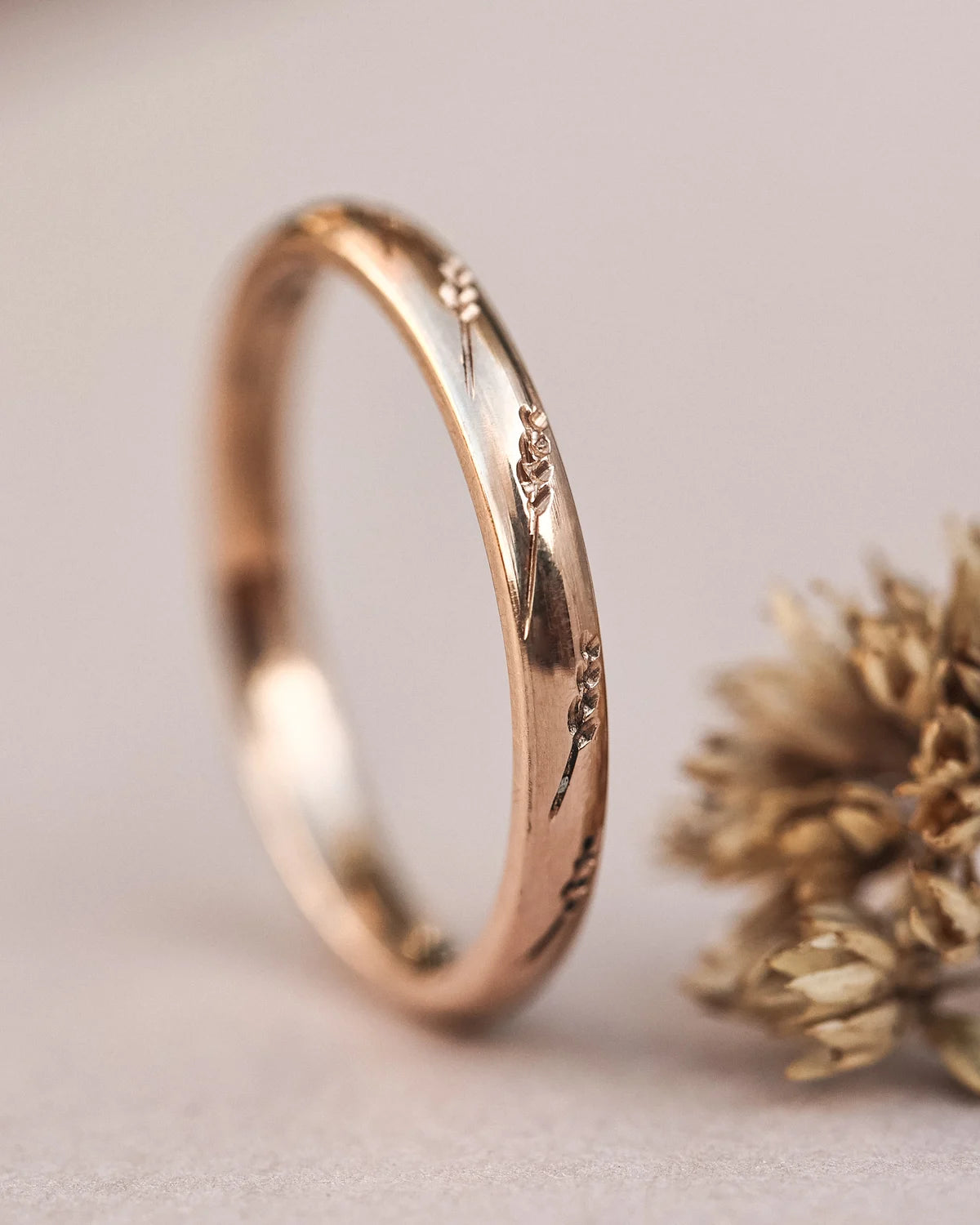 barleycorn engraving detail wedding ring 18ct rose gold