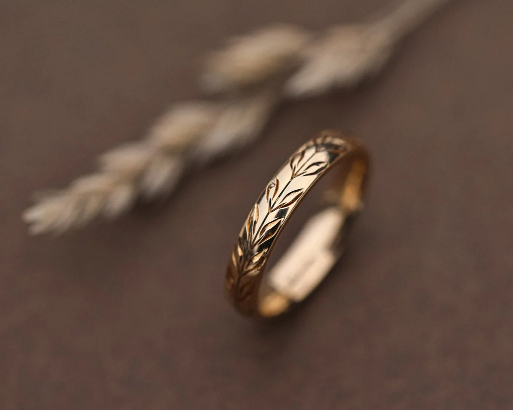 4mm olive leaf engraved court wedding ring in 9ct yellow gold