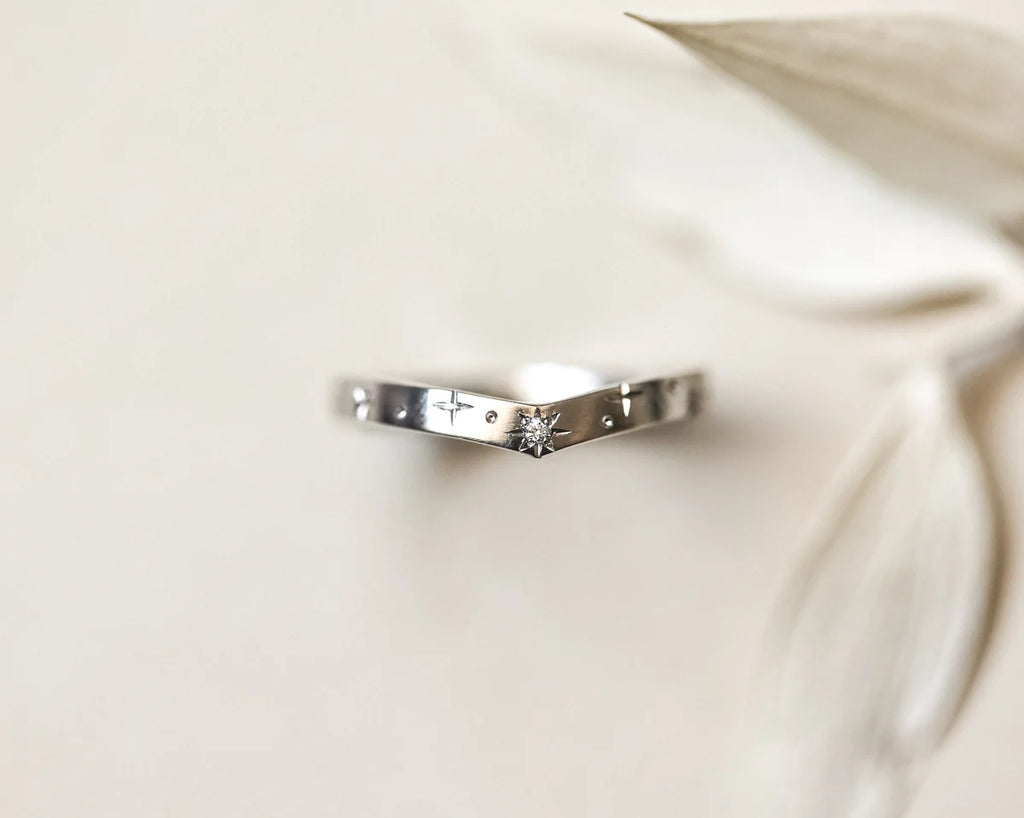 V shape wishbone ring platinum 2mm band detail