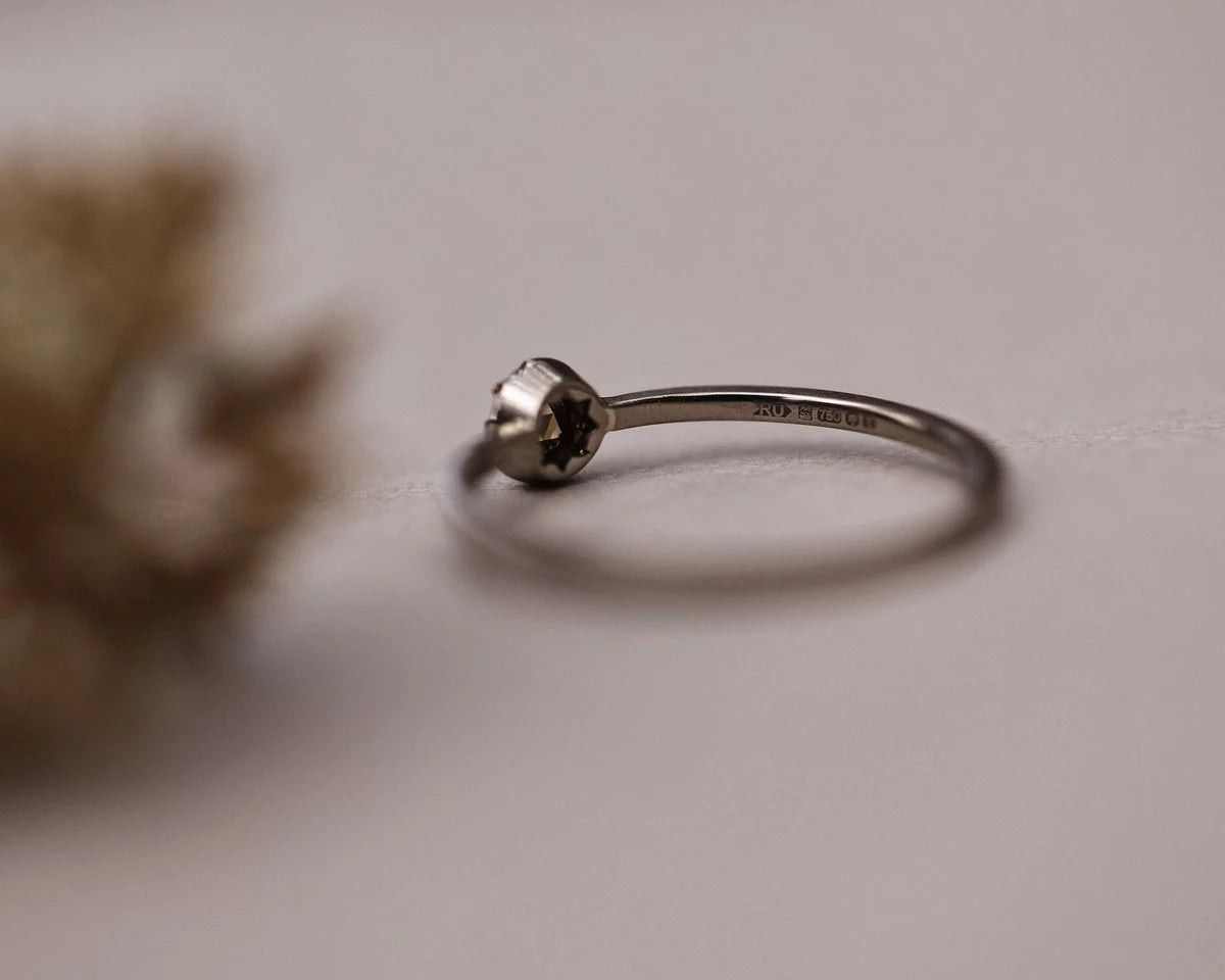 Side view of 18ct white gold champagne diamond ring