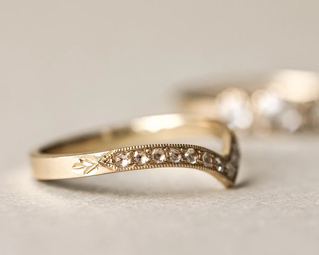 leaf engraving detail wishbone diamond ring 18ct gold