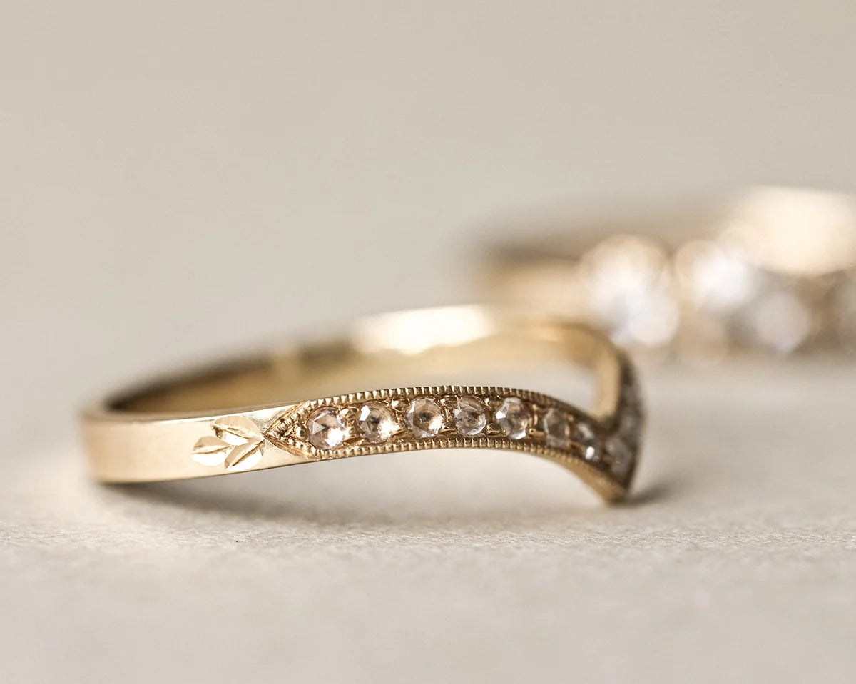 leaf engraving detail wishbone diamond ring 18ct gold