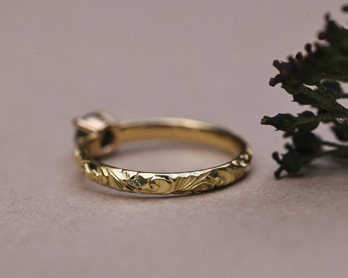 Back view of 18ct yellow gold floral engraved ring