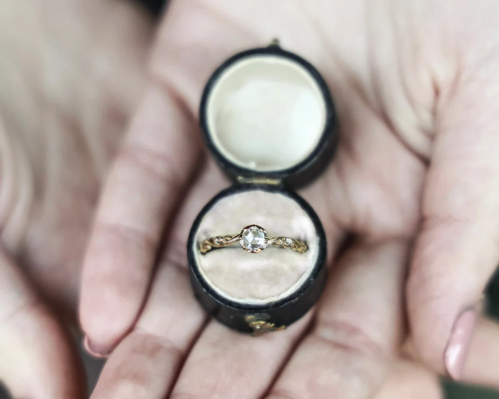 Rose-Cut Diamond Ring with Floral Carved Band in 18ct Gold