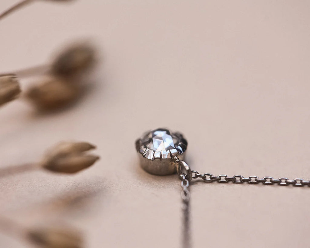 vintage style setting rose cut diamond necklace detail