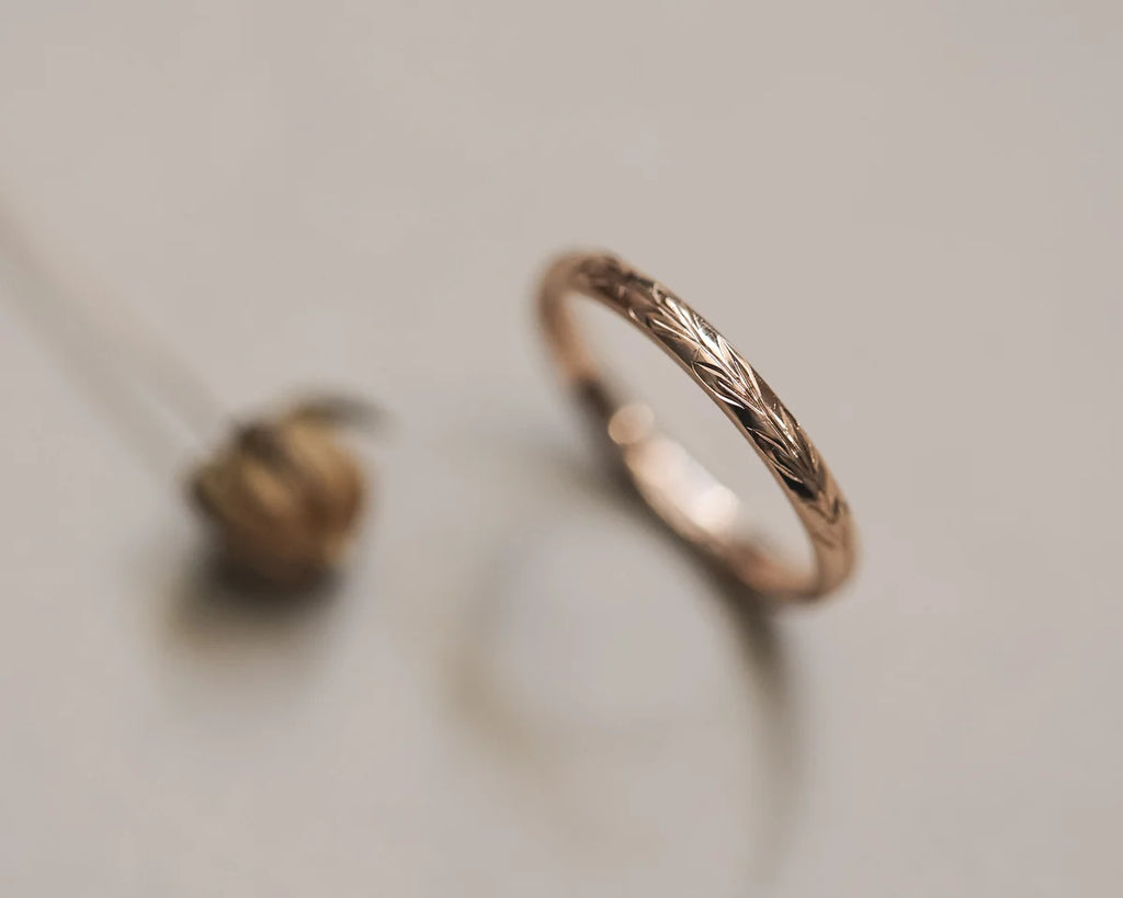 2mm olive leaf engraved wedding ring in 18ct rose gold