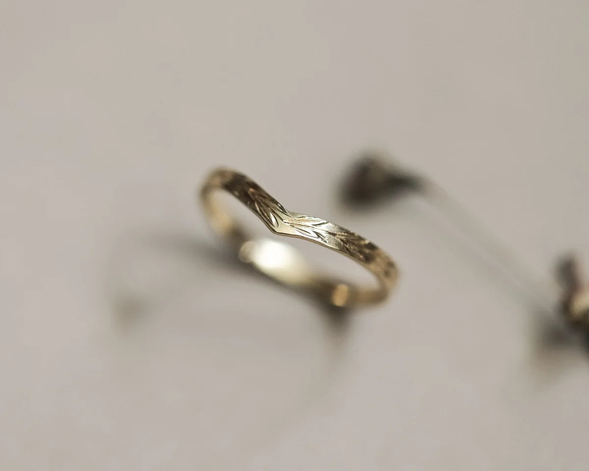 2mm olive leaf engraved wishbone ring in 18ct yellow gold