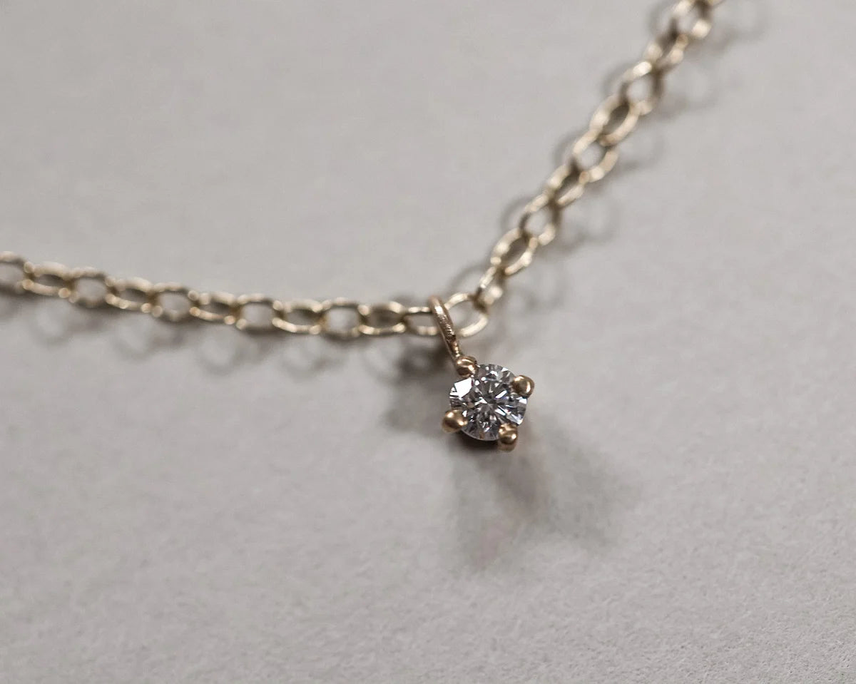 claw setting detail white diamond necklace 9ct gold