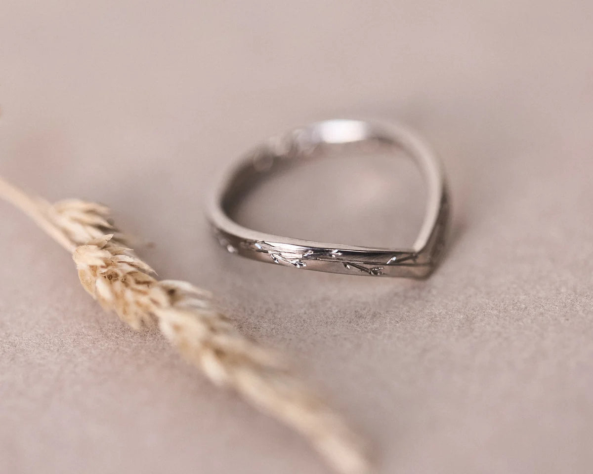 2mm pressed flower wishbone ring in 18ct white gold