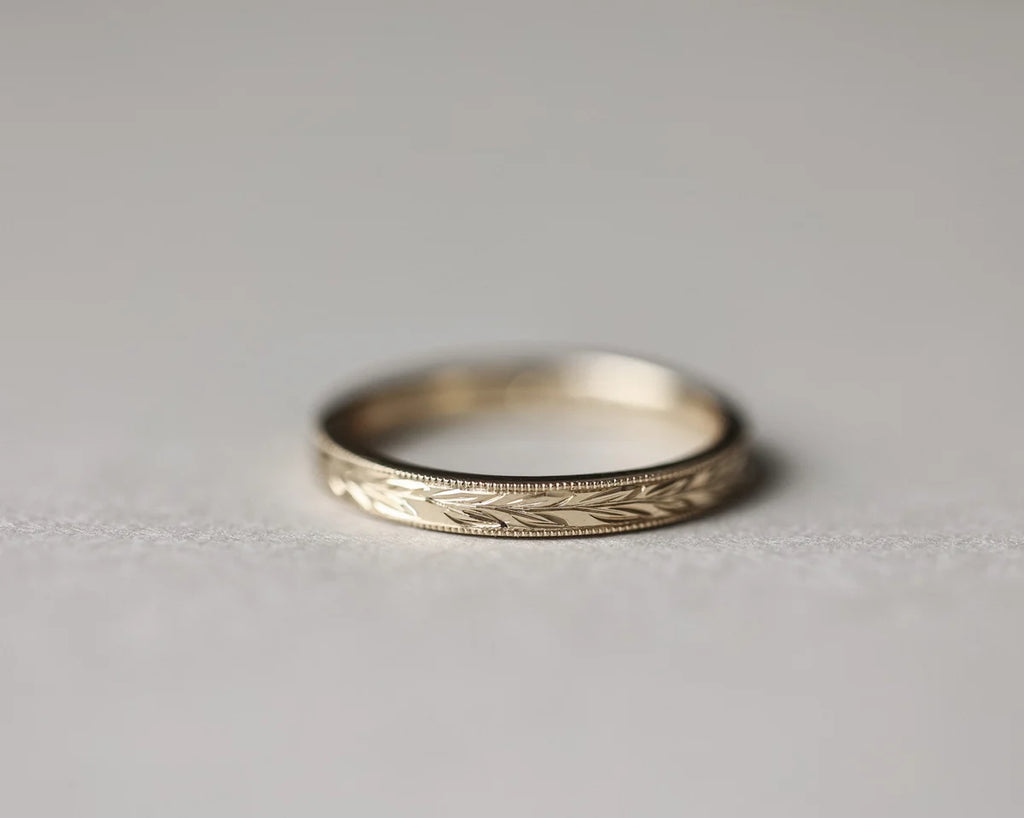 2.5mm 18ct yellow gold wedding ring olive leaf engraved milled edge band