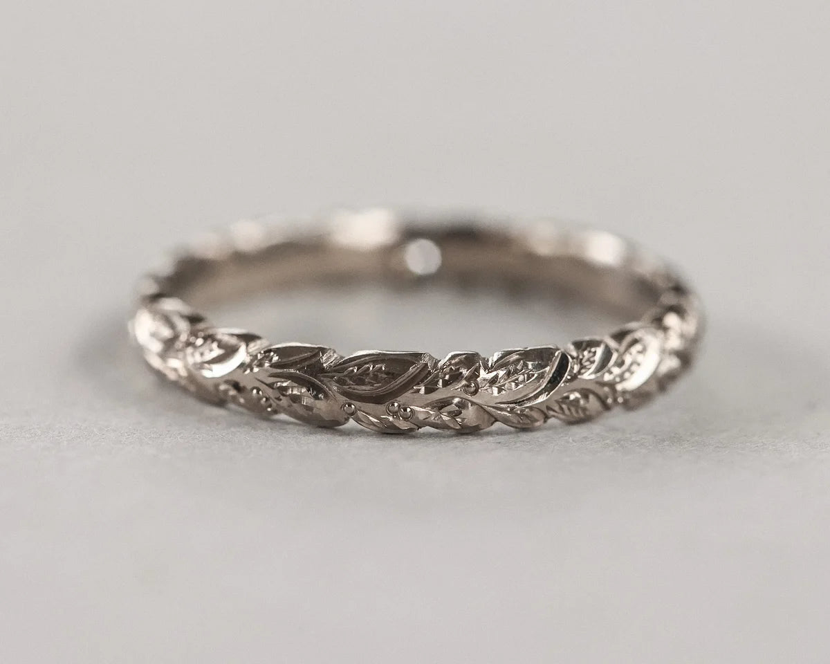 leaf motif carved detail 18ct white gold ring texture