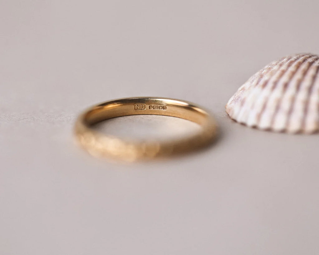 2.5mm Orange Blossom Engraved Wedding Ring in 18ct Yellow Gold