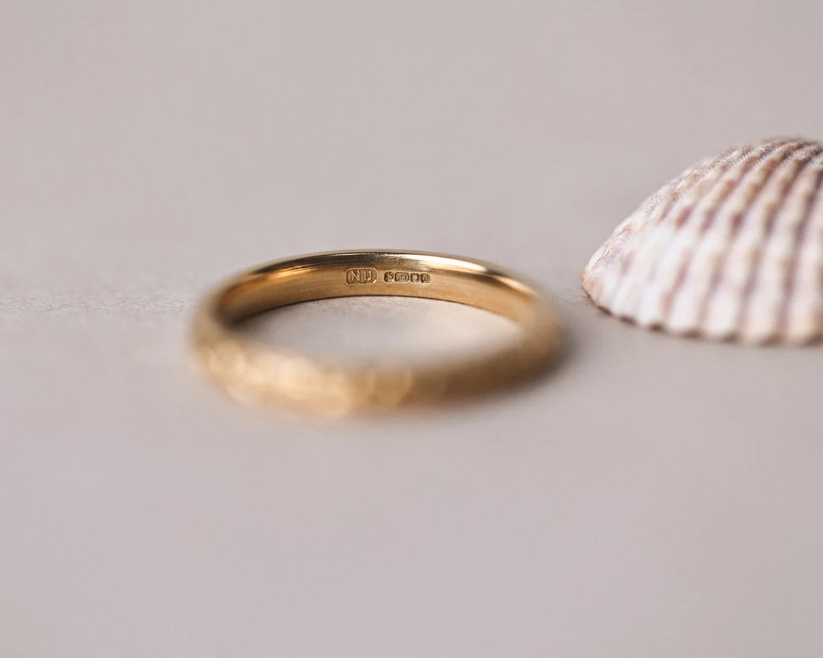 2.5mm Orange Blossom Engraved Wedding Ring in 18ct Yellow Gold