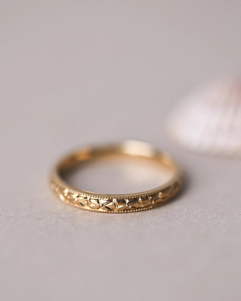 milled edge detail gold wedding ring 2.5mm band