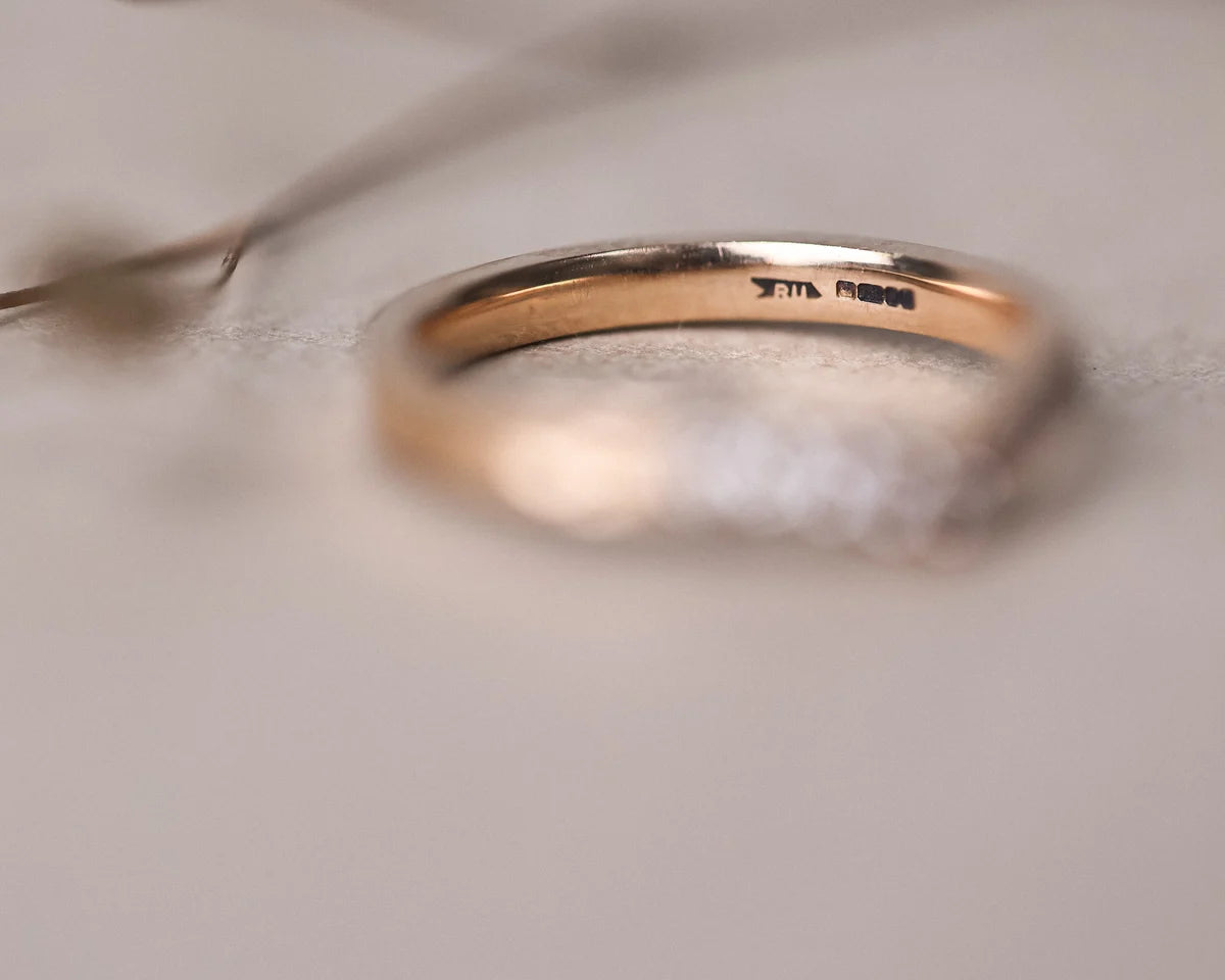 2mm wishbone V shape diamond ring rose gold side view