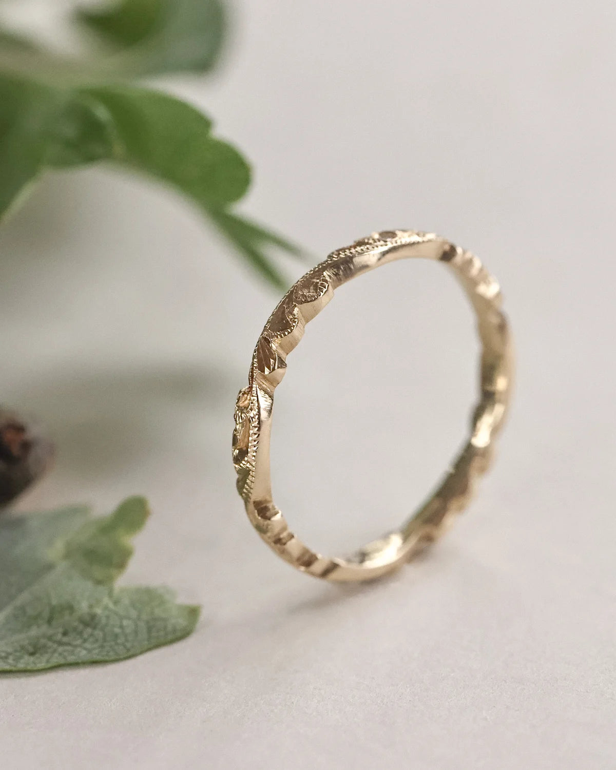 2mm Floral Engraved Wedding Ring in 18ct Yellow Gold