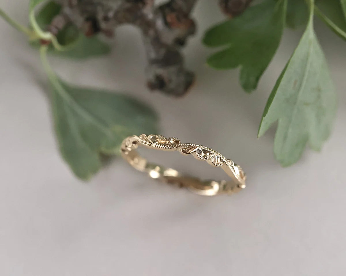 engraved floral pattern detail gold band ring