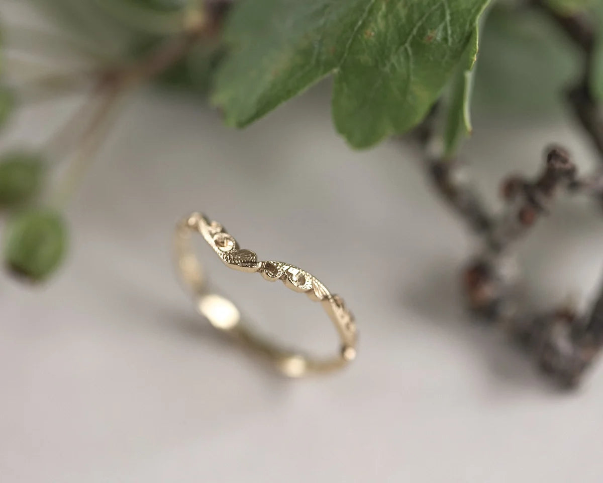 floral carving detail wishbone ring 18ct gold