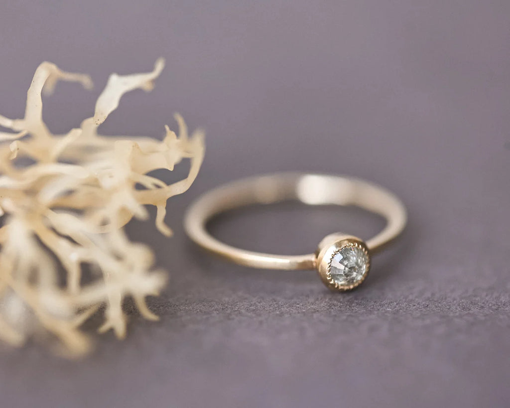 One-of-a-kind yellow-grey rose-cut diamond ring in 18ct yellow gold