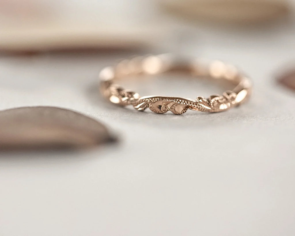 engraved floral pattern detail rose gold band ring