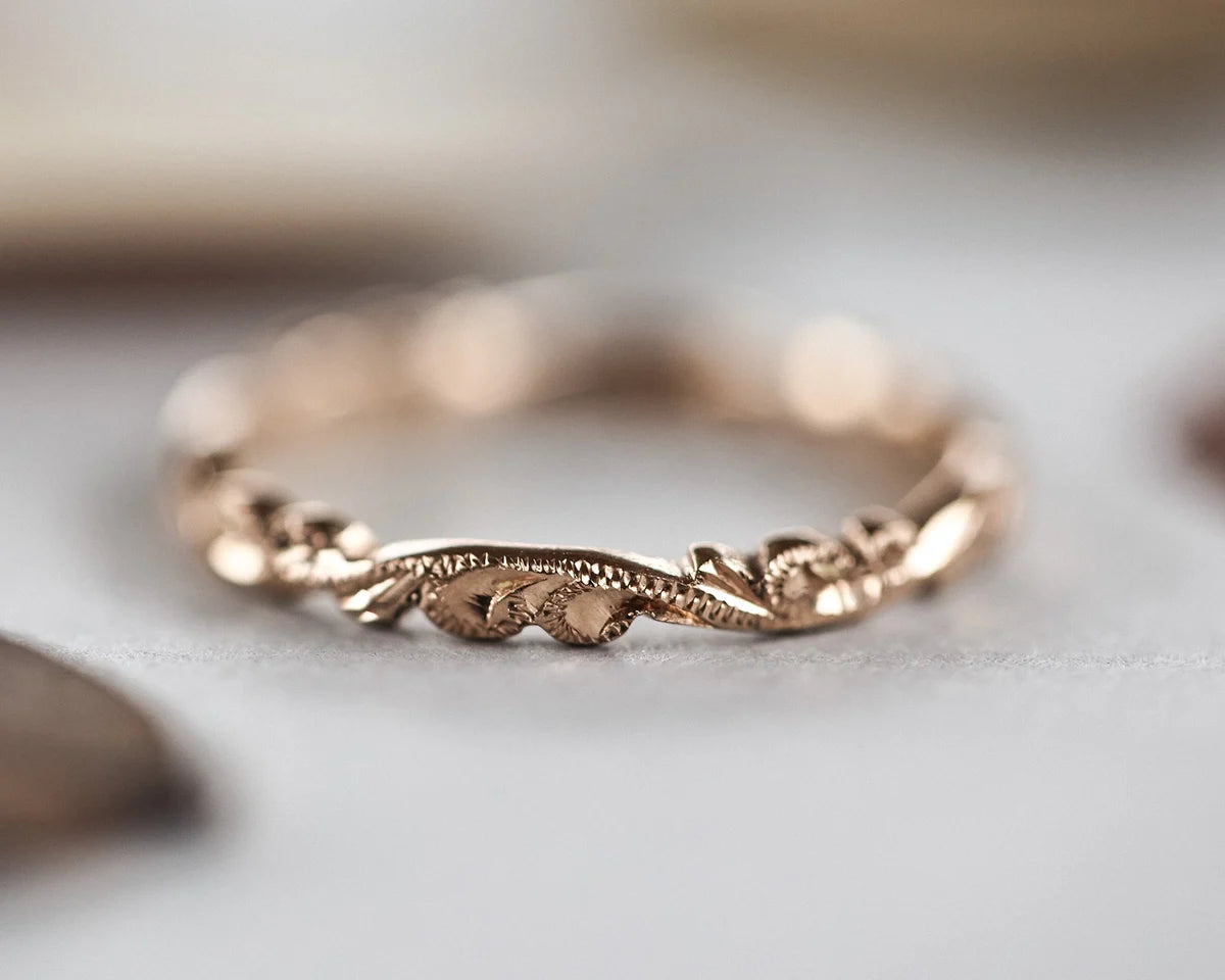 engraved floral pattern detail rose gold band ring