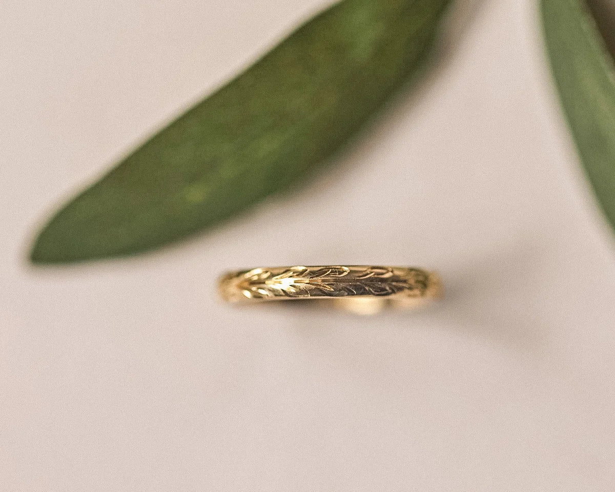 3mm olive leaf engraved wedding ring in 9ct yellow gold