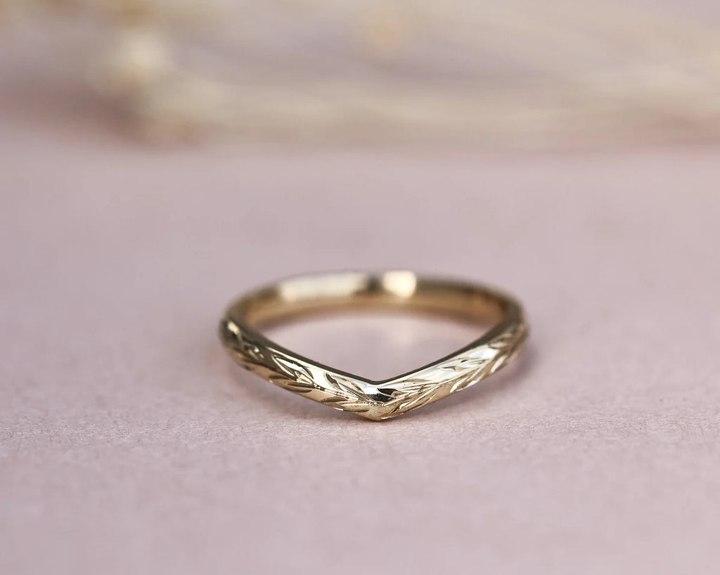 18ct Yellow gold 2mm ‘Olive leaf’ engraved Wishbone ring