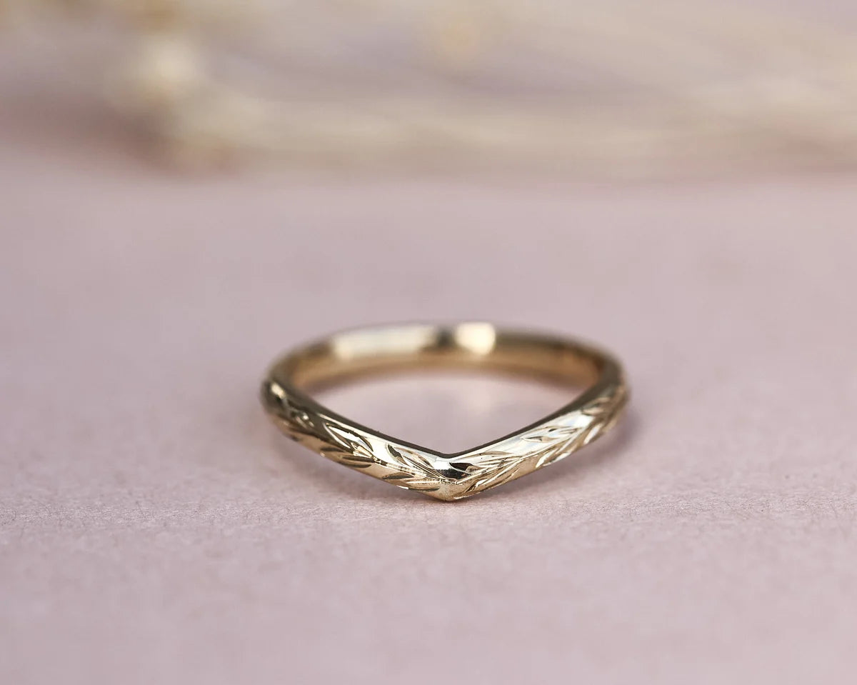18ct Yellow gold 2mm ‘Olive leaf’ engraved Wishbone ring