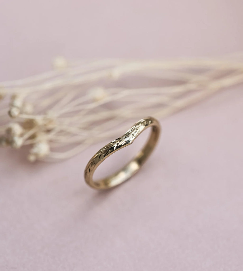 18ct Yellow gold 2mm ‘Olive leaf’ engraved Wishbone ring