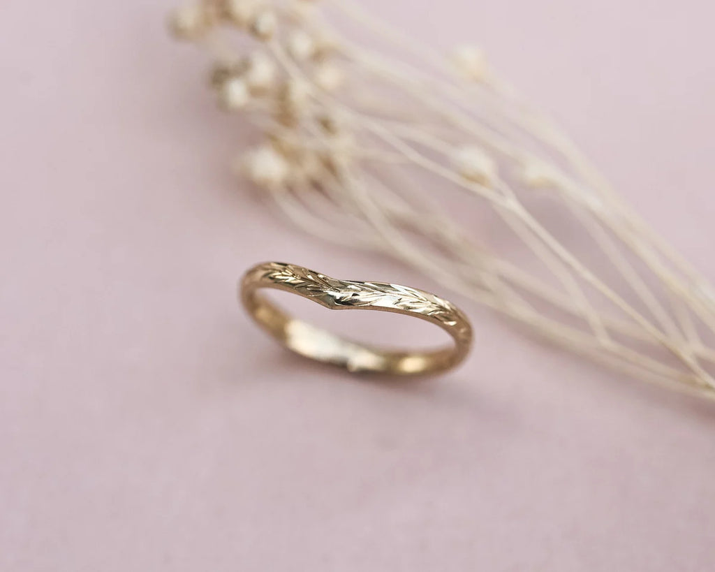 18ct Yellow gold 2mm ‘Olive leaf’ engraved Wishbone ring