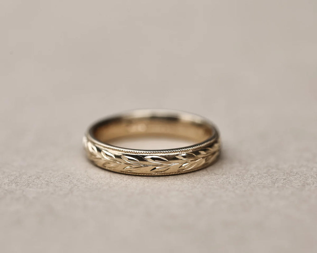 4mm olive leaf and milled edge wedding ring in 9ct yellow gold