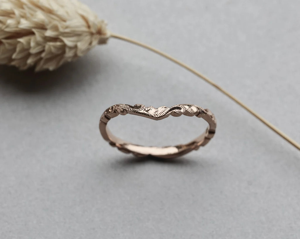 wishbone V shape band detail engraved floral ring