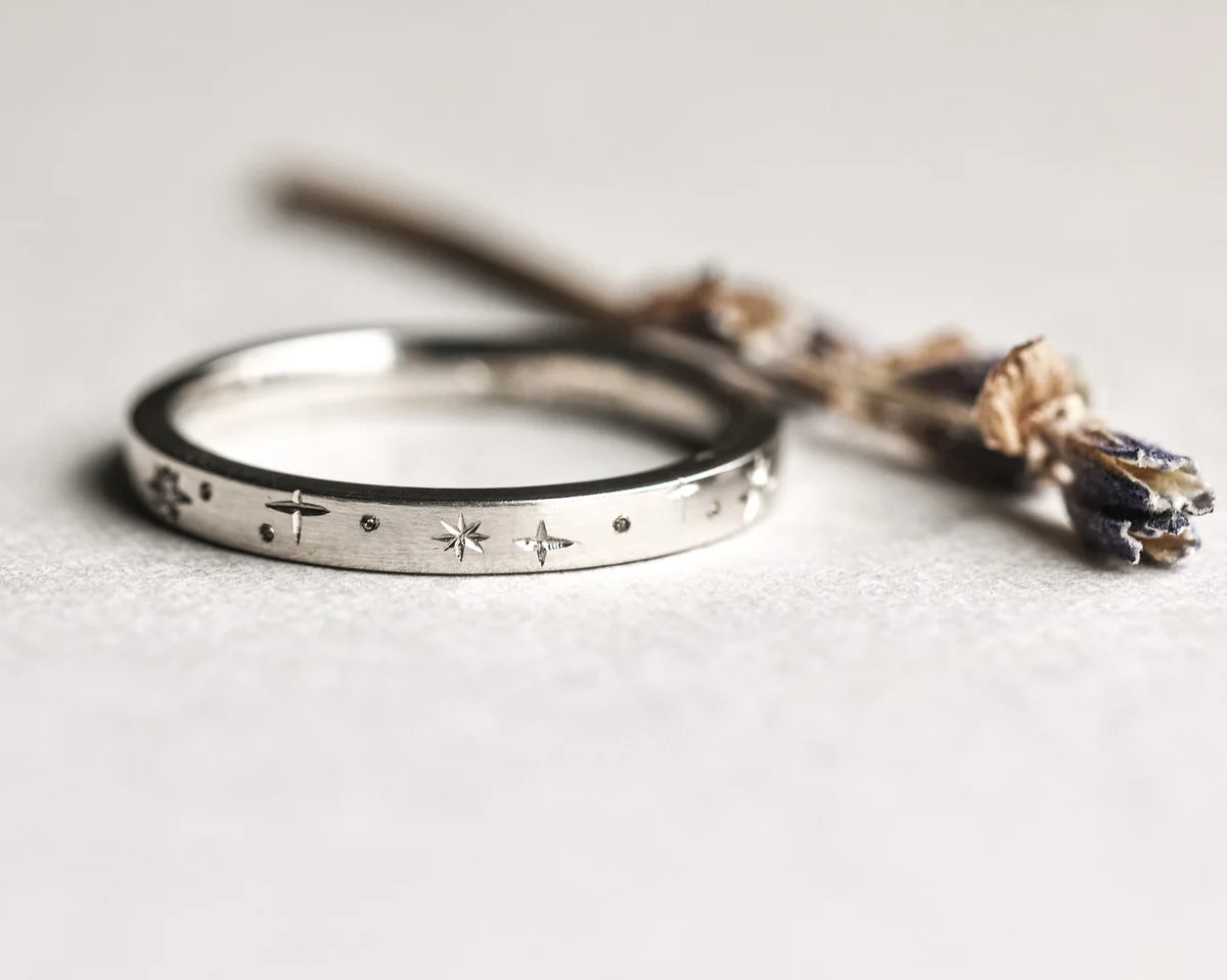 flat court band 2mm platinum diamond ring side view