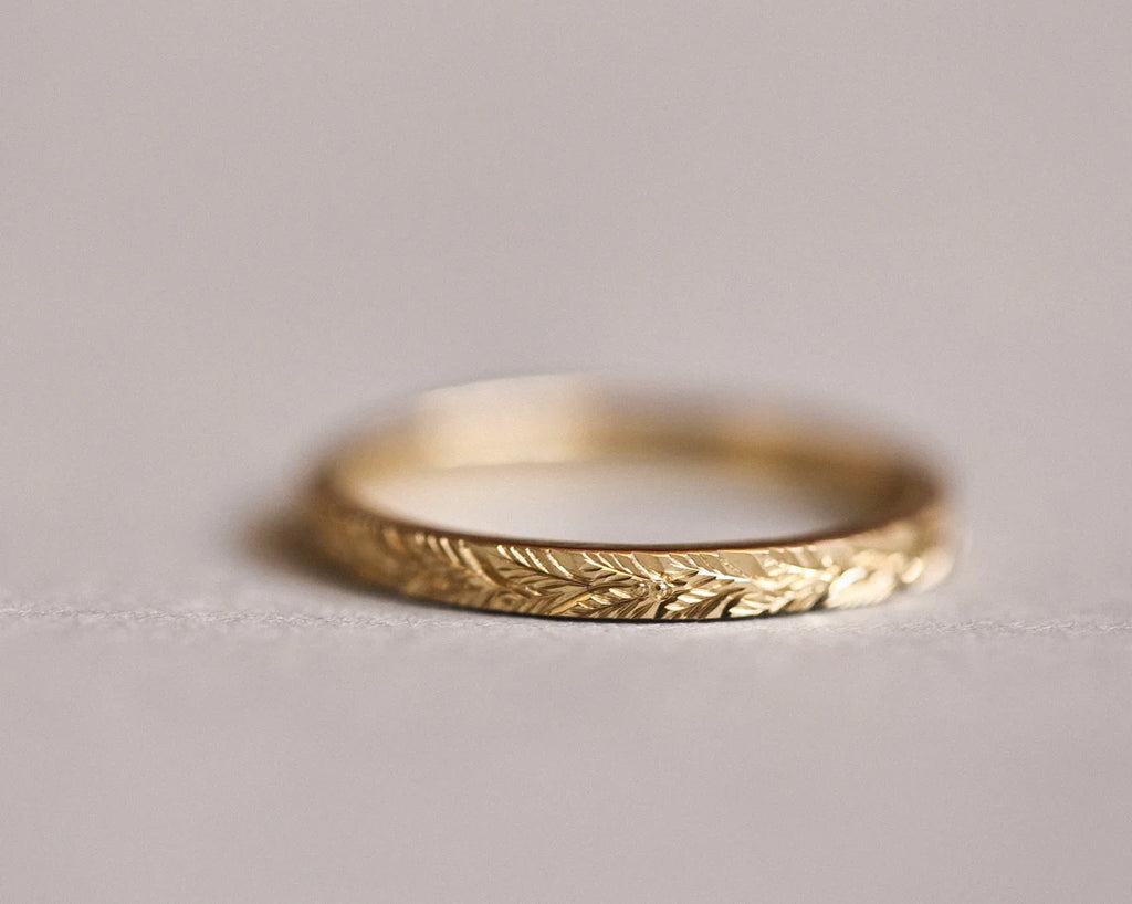2mm laurel leaf engraved flat court wedding ring in 18ct yellow gold
