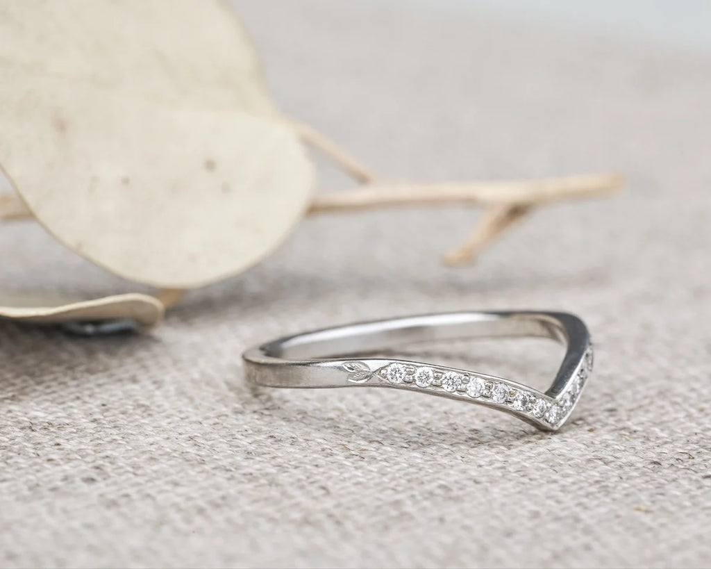 fine wishbone band side detail platinum diamond ring